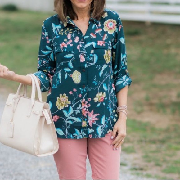 LOFT Tops - 🌻3/$15 LOFT Teal Floral Blouse